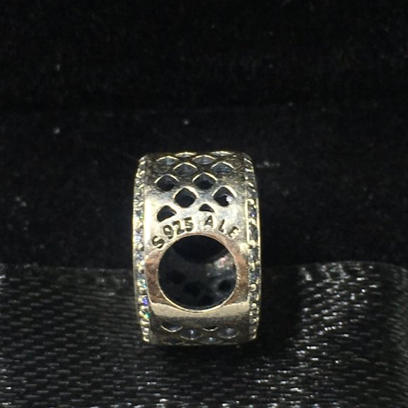 Pandora Disney Villains Mistress of all evil Charm - Picture 4 of 4